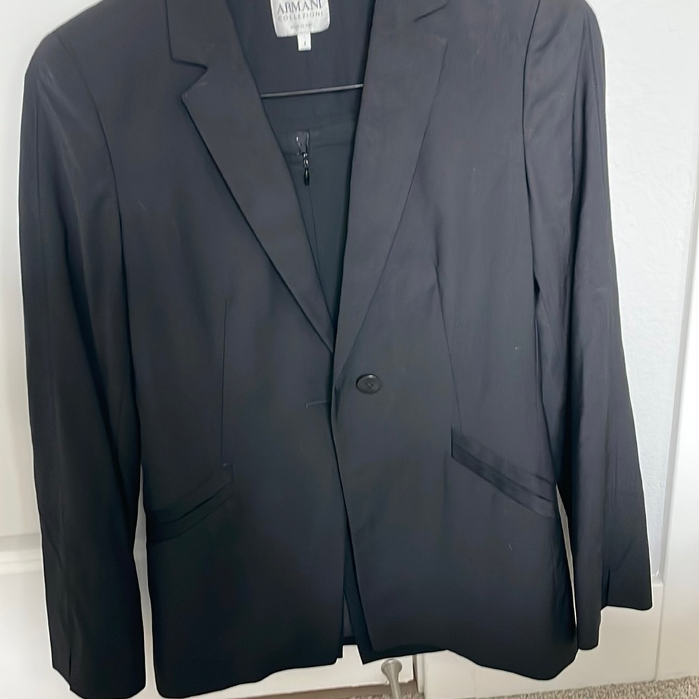 Armani Collezioni Black business suit, size 4 blazer and size 2 skirt. Vintage!